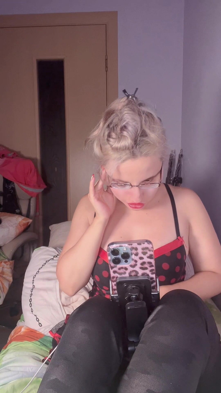FinDom Goaldigger: Non nahá kozy závislost