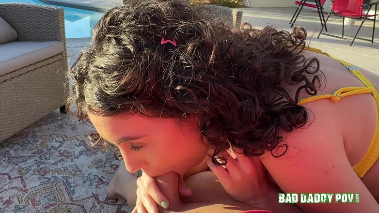 BadStepFamilyPov: Badlinepov - 继女satine summers和她的继父陷入禁忌中