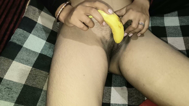 Robbie Dia: Full 4K Video of Nisha Bhabhi Achieving Orgasm by Inserting a...