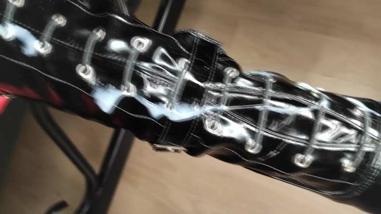 Princess18_: Une belle-mère en latex te transforme en pervers