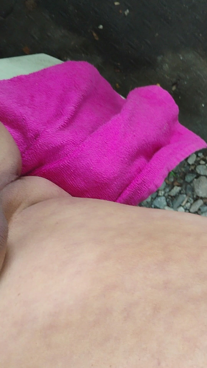 Lolatmylilpeepee: Eksposur kontol terkecil di dunia!