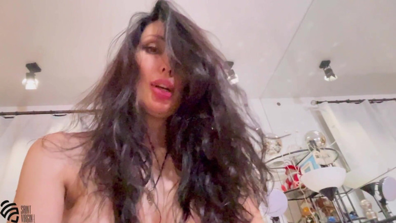 LizaVirgin: Suami memberi makan isterinya dengan sperma dan bukannya makan malam