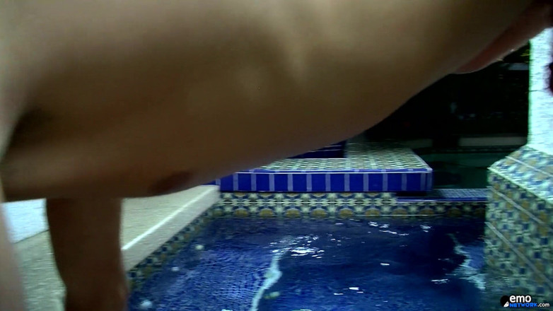 Homo Emo: Скейтер-паренек получает два члена!