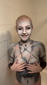 Cosplay Loona Wolf удаление бодиарта и игра с сиськами
