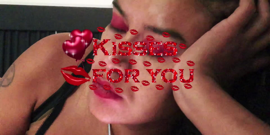 ToXxXiicBarbiie: Xhamsterlive: Kisses for You From Barbiie