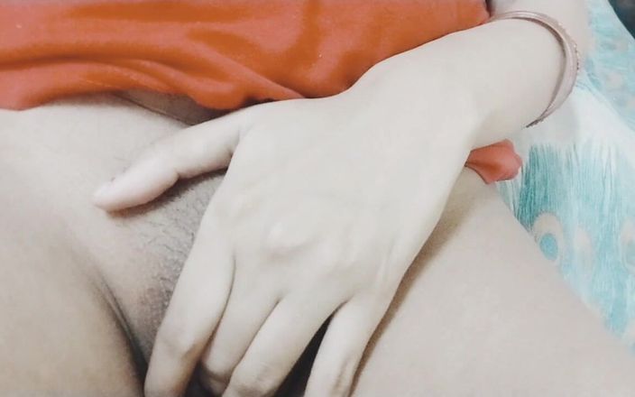 Hot jiya: Cine mă va lăsa, spune-mi comentând