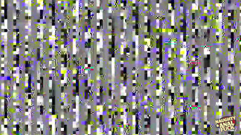 Naughty anal fuck: सुंदर काले बाल वाली समुद्र तट पर हॉट चुदाई करने के लिए रोमांटिक जगह सेट करती है