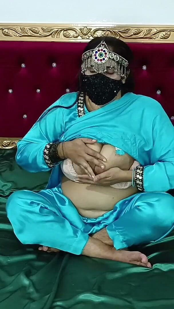IndianHindiXxx: 最も美しいパキスタンのパンジャブ語熟女と自然の大きなおっぱい性とディルド