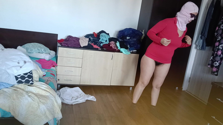 Mirsur: La Moglie Amatoriale Si Diverte a Provare I Vestiti E...