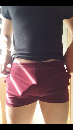 Hardim: Jako kdybyste mě rádi viděli, jak si svlékám šaty