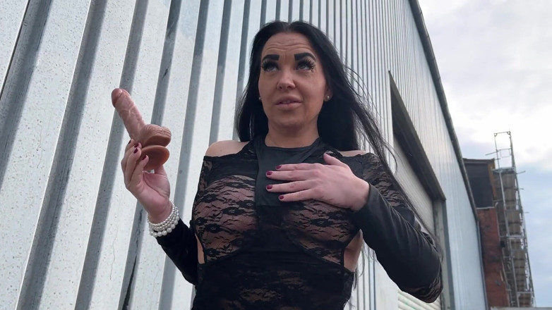 Mia XXX: Miaxxx Dildo Solo i hamnen