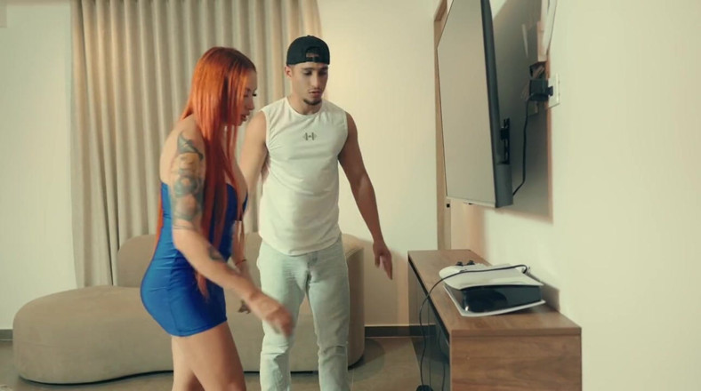 MilanRodriguez: สาวลาติน่าแดงผมแดงเรียกช่างซ่อมมาบำรุงช่องหี