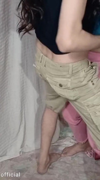 长黑发继兄弟与德西继妹跳舞
