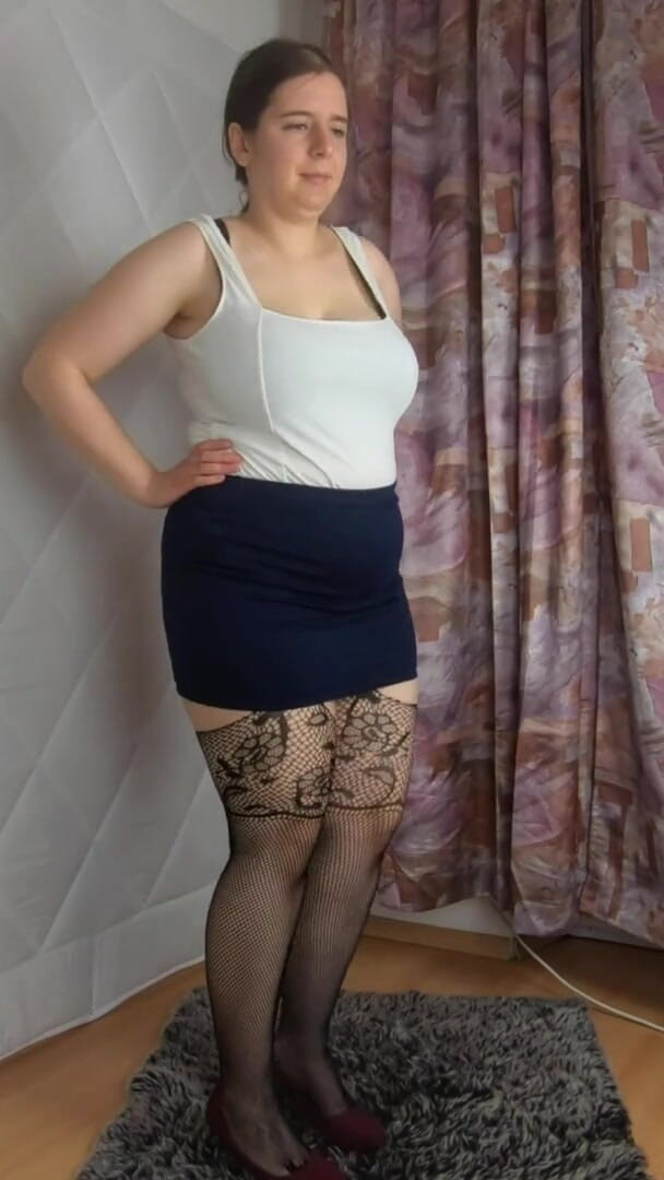 Lingerie Review: Giày cao gót váy ngắn và vớ lưới cá không...