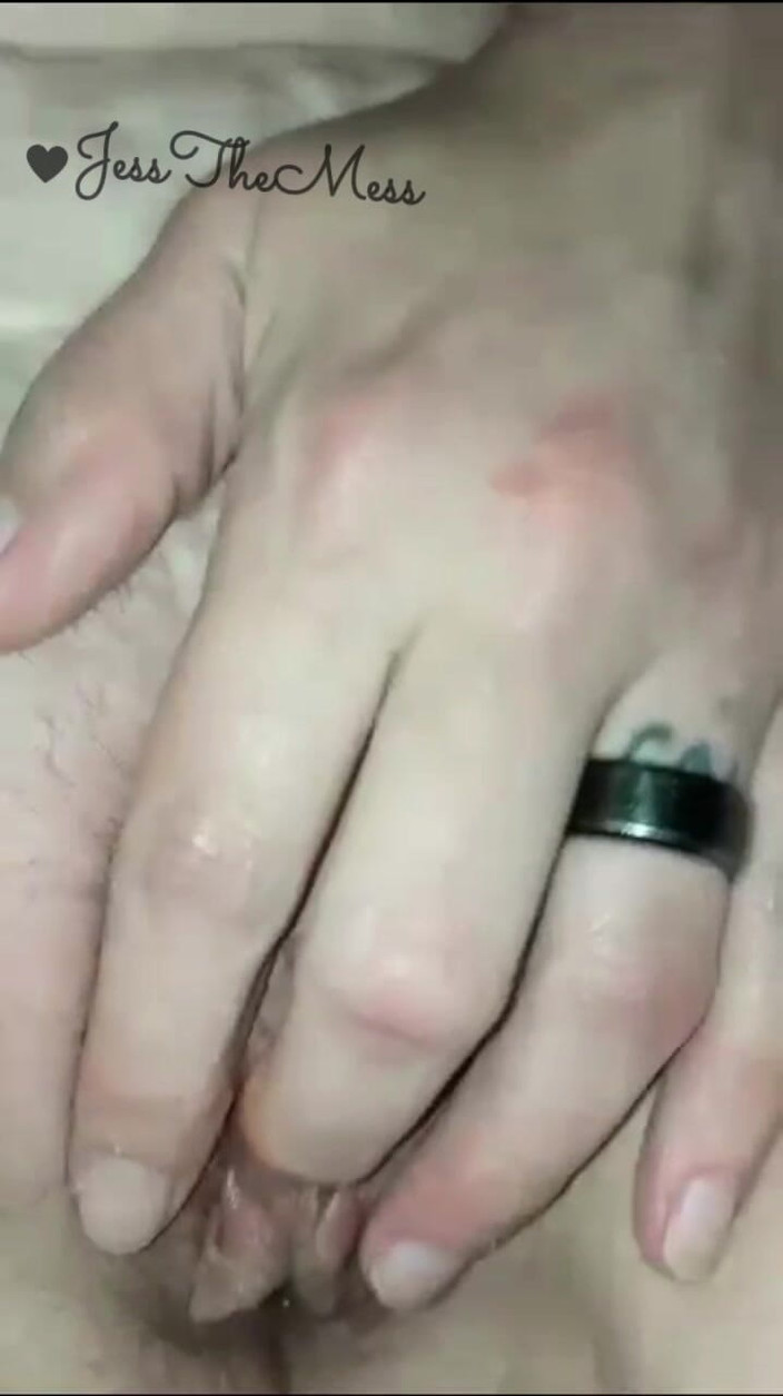 JezzThaMezz: Hứng tình &amp; cô đơn