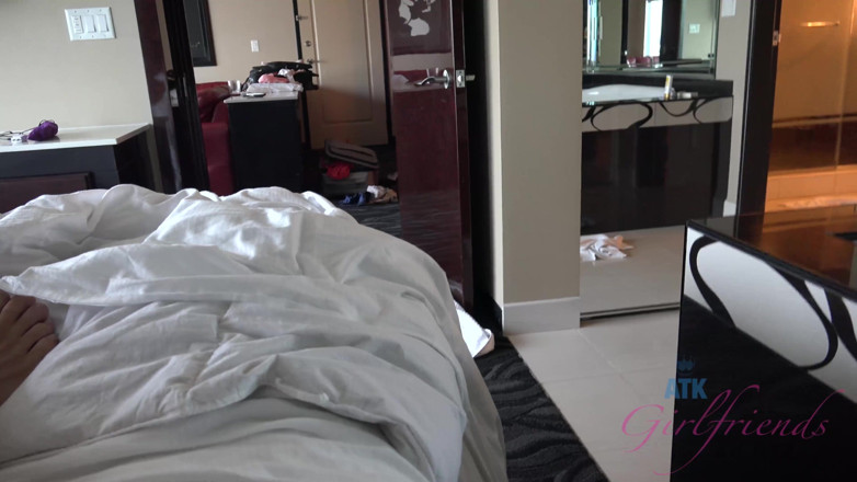 ATK Fans (Girlfriends): Vacanță virtuală la Las Vegas cu Sami Parker 3/3