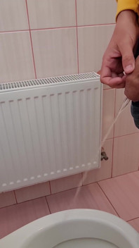 Guy Long Pisses in a Public Toilet and Takes a Selfie