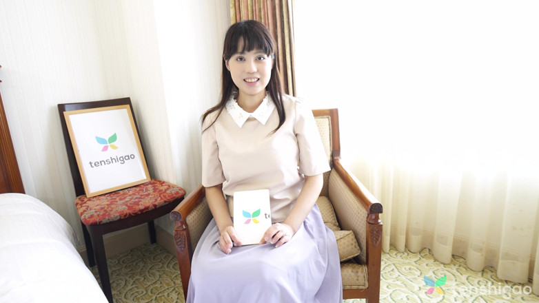 Tenshigao: 既婚で妊娠中の日本人主婦、シエナ・モリカワさんが自慰行為をする