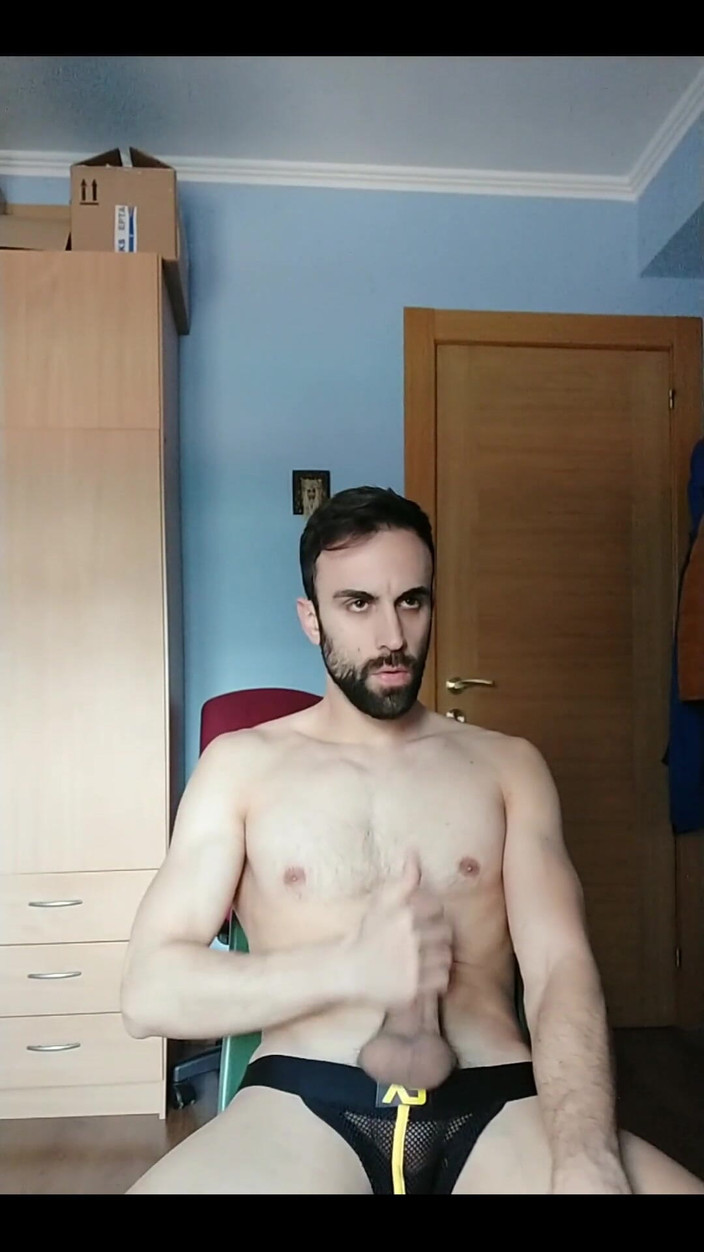 Zeus Ray: Viens dans ma chambre et vois comment je me masturbe...