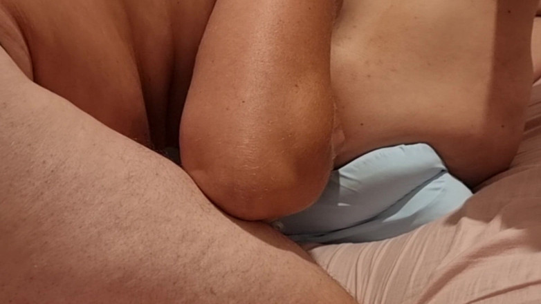 Crazy Girl: Cerca De La Esposa Gimiendo Mientras El Cornudo La Folla