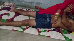 FireeCouple: 初めてのインド人メイドがディックに触れる