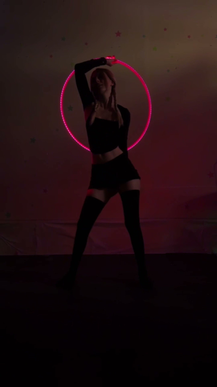 Destination Kat: Hula Hoop mengusik berbogel