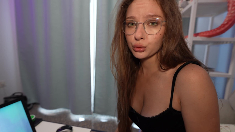 Alexa Poshspicy: Stiefschwester hat viel anal beobachtet, jetzt will sie es anal...