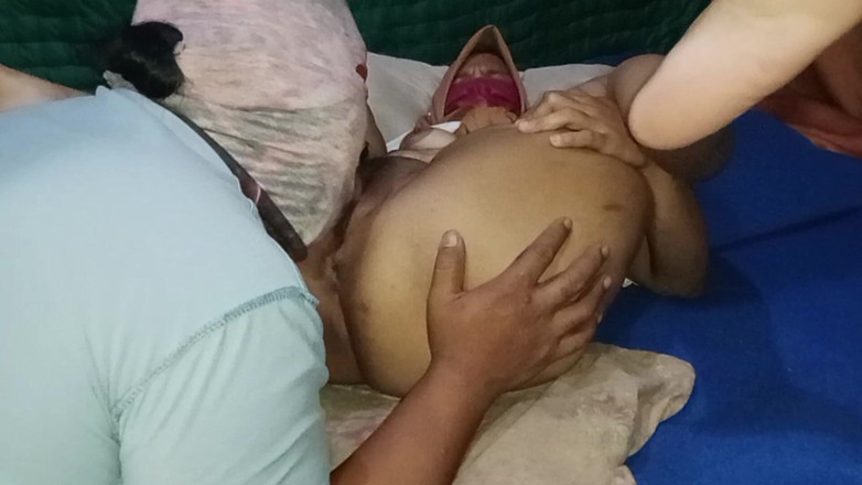 Babang endut: Индонезия киска моей мачехи просит лизания и траха, часть 2