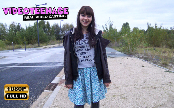 Videoteenage: Fofa de 18 anos Luna faz seu primeiro casting pornô