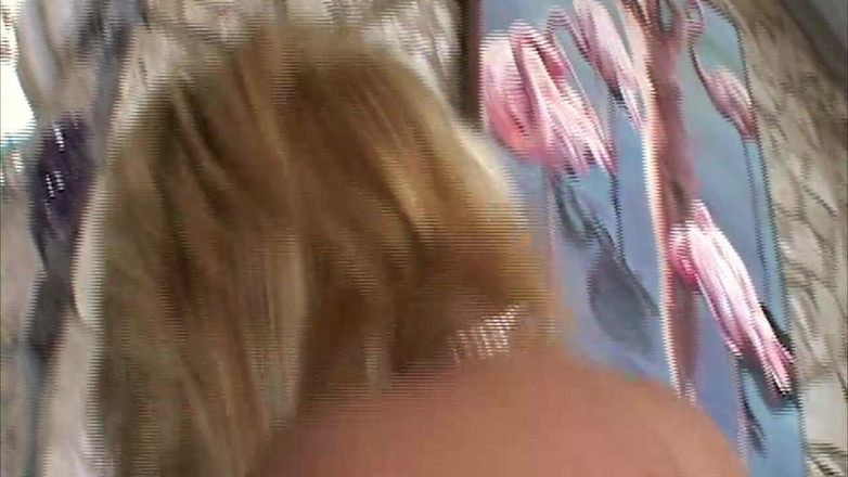 RetroTrashX: メキシコ人女性がドイツの鉄を擦る