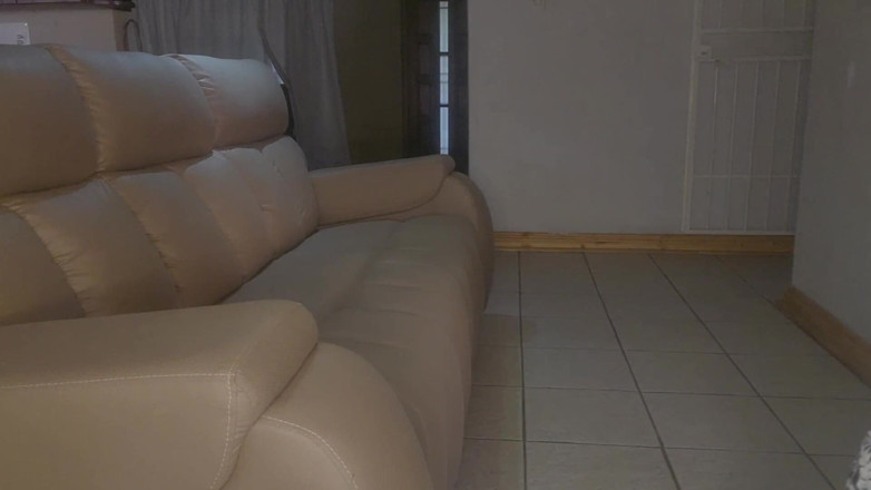 Sparowdox: M-a prins masturbându-mă și a continuat doar să-mi fută pula