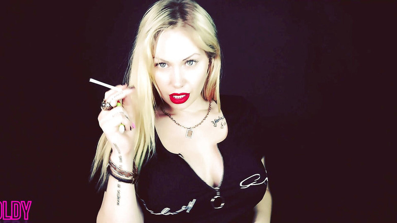 Goddess Misha Goldy: Masturbati ed io! Continua!