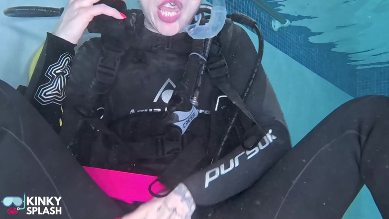 UKCuteGirl Lucy Lauren: Compilație scuba Underwater - Peste 1 oră!