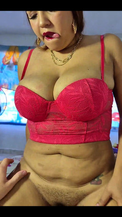 Pikaa6: Städerskan är ledsen för att hennes man åkte till oss; Hennes chef...