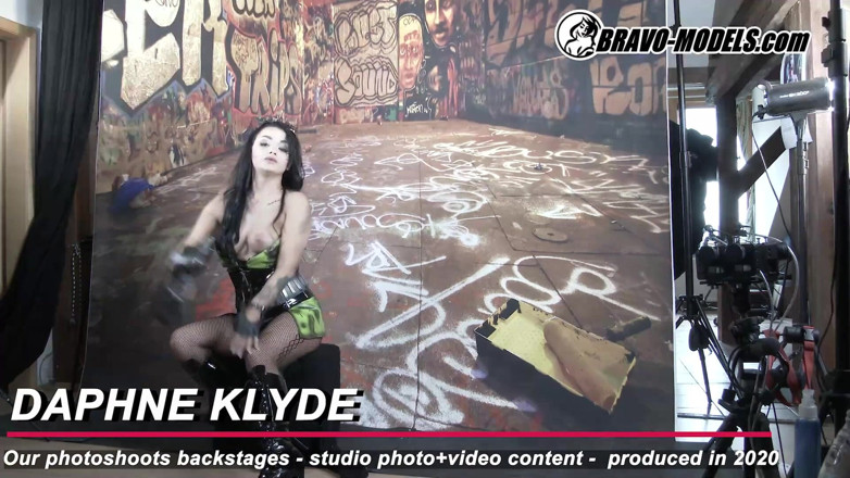 Bravo Models Media: Backstage photoshoot Daphne Klyde - Adult