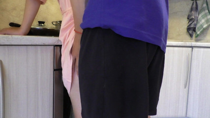 Lovers Couple: Por que eu cozinharia para meu meio-irmão quando posso chupar...