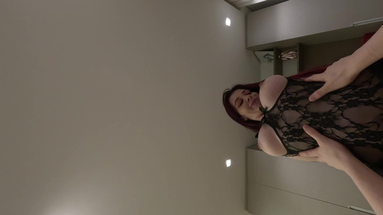 FlirtynDirty: Riley kurzes rotes samtkleid, pOV-blowjob, cowgirl, missionars-creampie