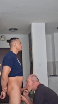 2 Str8 친구 빨아. 내 Ather 친구를 빨아 때 나를 방문하는 씨 전문가 Bodybuilder 친구