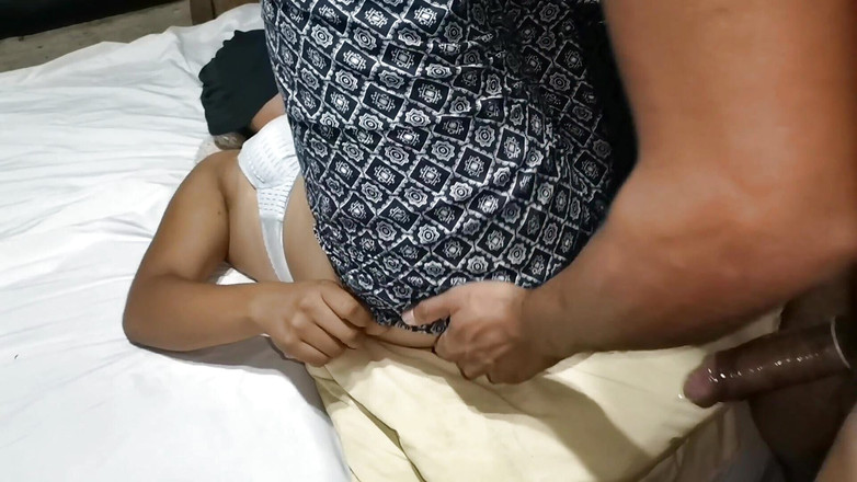 Marys: Adik tiri dan abang tiri berbagi ranjang dan dientot habis-habisan