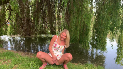 Claudia Macc: Pissing lady