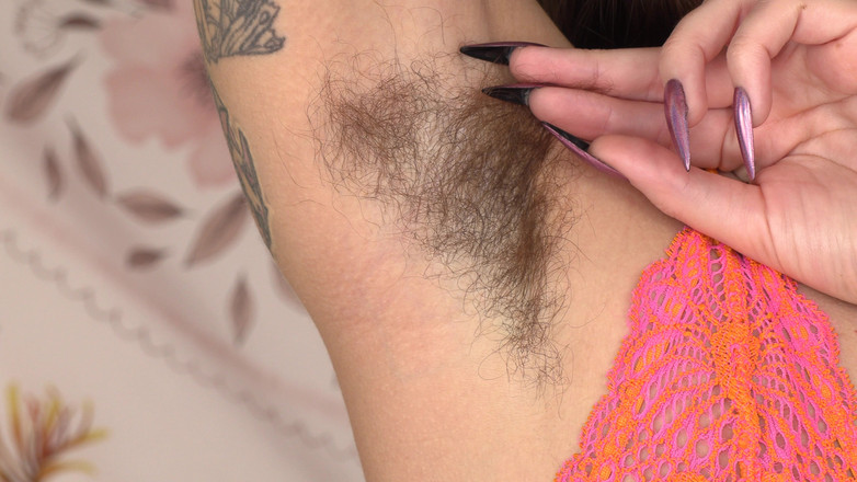 Pearlsage: Pemujaan pantat ekstrem close up