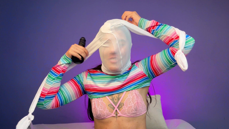 Rollerpublic: Dildo nella calza bagnata