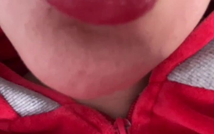 FinDom Goaldigger: बड़े होठों और ग्लॉसी चुंबन के द्वारा मोहित
