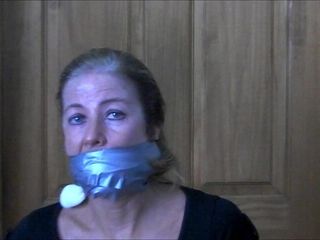 Selfgags classic: Milf jogger self gagged with her own sweaty panties!