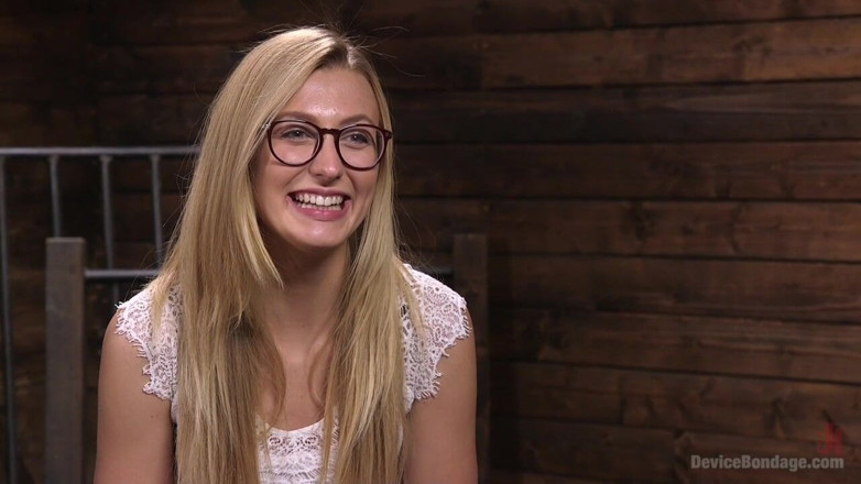 Kink: 裸で恐れて