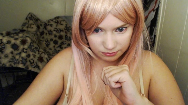 Scarlet Vixen: Herní noc - Mug Chug &amp; Burping! (wmv)