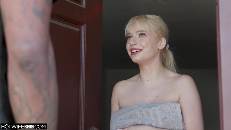 HotwifeXXX: Jessica's Halloween Party Cums Early