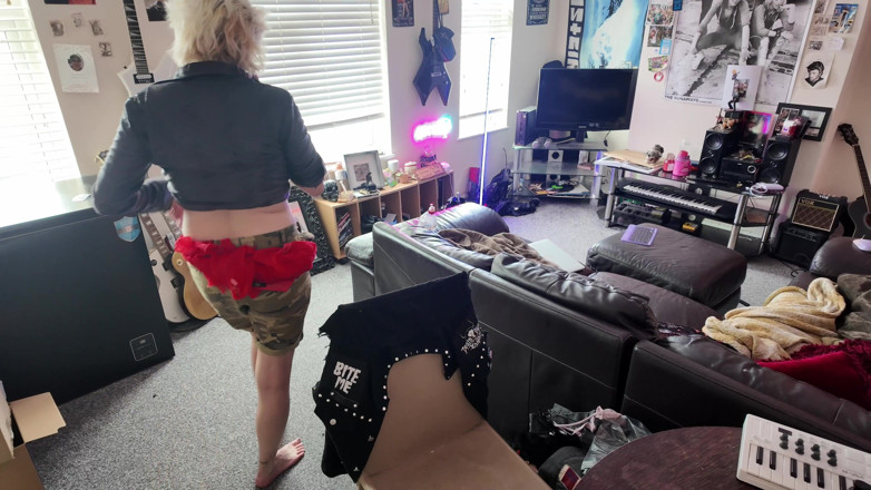 Glitterqueen1999: Sneaky Stepmommy - a Taboo Affair