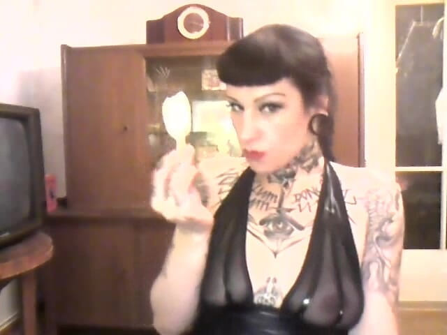 Domina Lady Vampira - SM Studio Femdom Empire: Cukerné rty