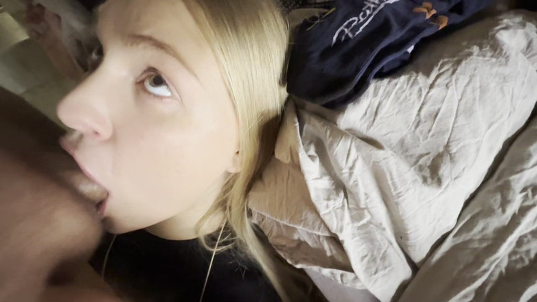 Siswet: Muie cu ejaculare facială însărcinată în 8 luni